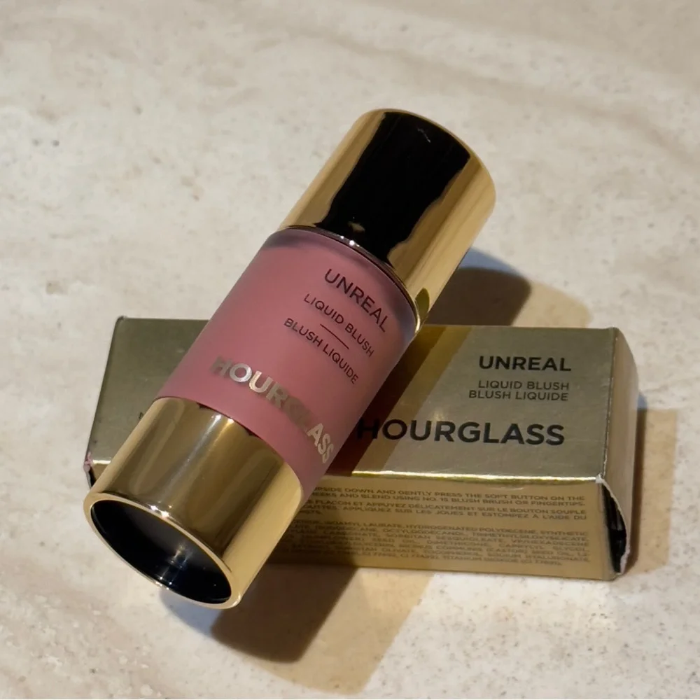 Hourglass Unreal Liquid Blush - Scene